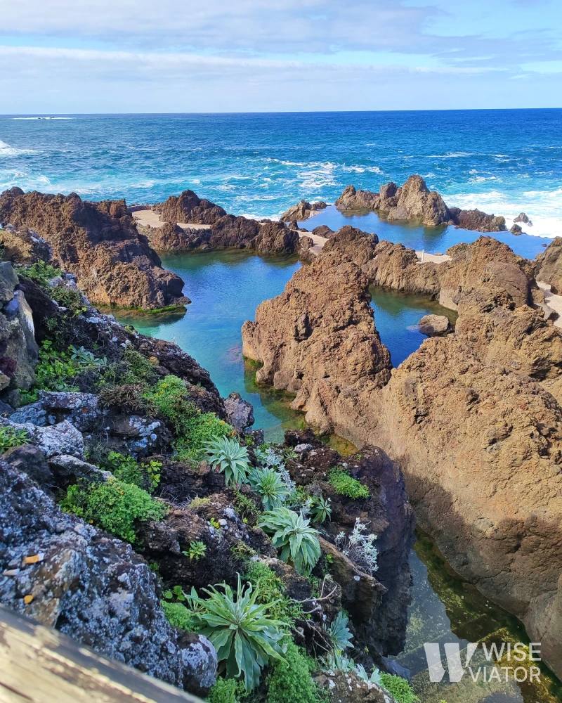 Porto Moniz Rocks and Waves Natural pool