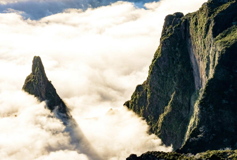 Pico do Arieiro sunrise car parking lot